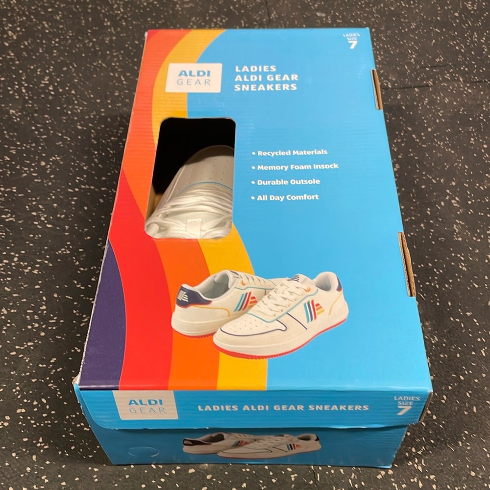 Aldi Gear Ladies Sneakers White with Rainbow Trim Size 7